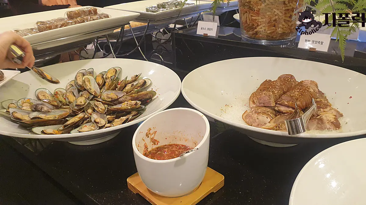 여율리-식당-홍합-족발