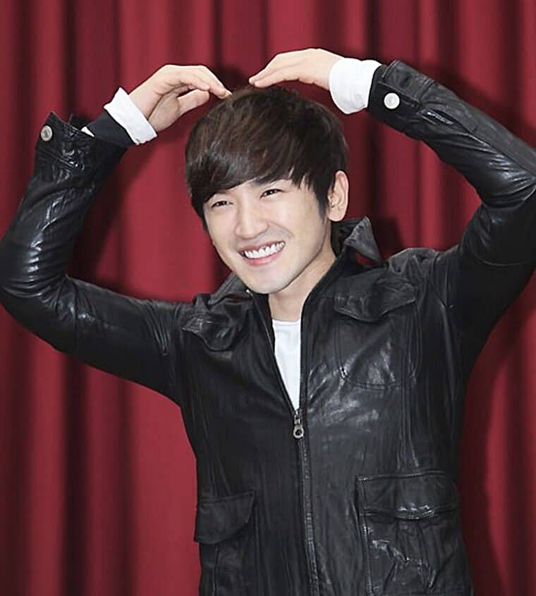 가수-이민우