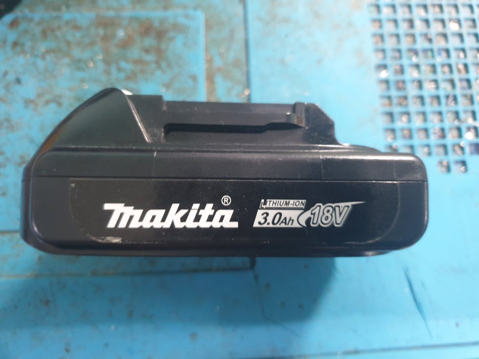 마끼다 호환 배터리 측면