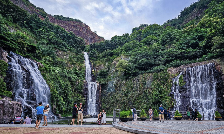 홍제천 인공폭포 이미지