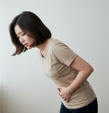 맹장염 초기증상을 보이는 여성 2