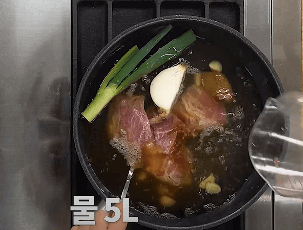 돼지고기 뒷다리살 수육