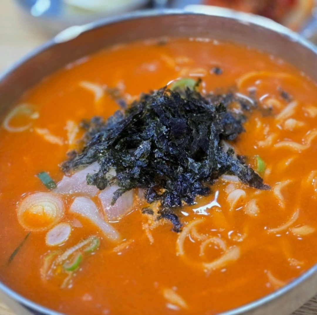송도 북촌손만두 얼큰칼만둣국 손만두 칼국수