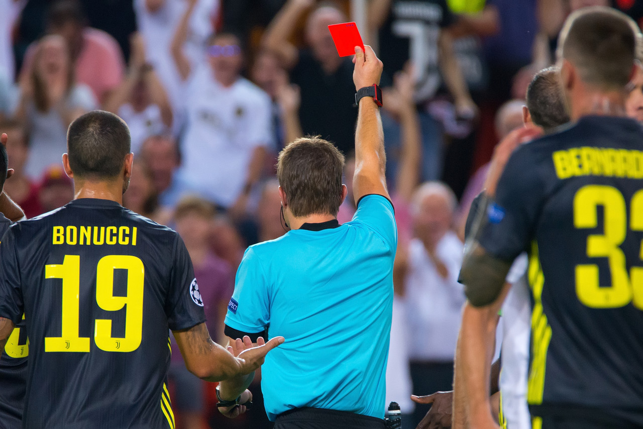 스포츠 심판 이미지