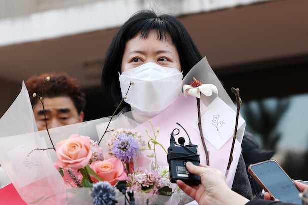 속보 친부살해 무기수 김신혜 재심서 무죄