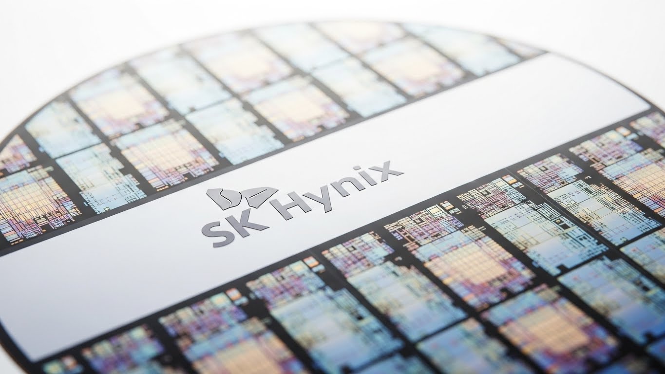 SK하이닉스 로고 및 반도체 웨이퍼