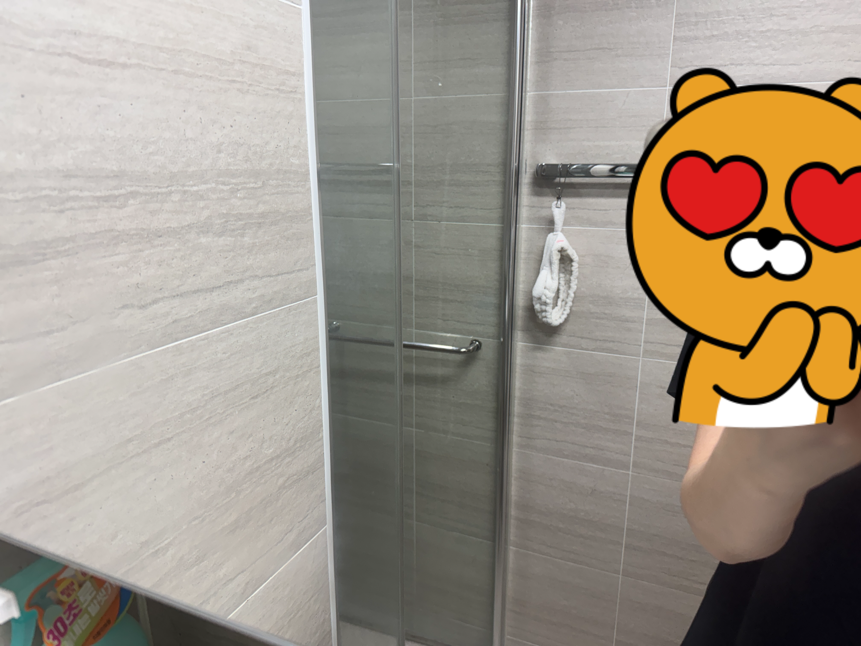거울 얼룩 제거 방법, 매일 사용하는 욕실 거울을 깨끗하게 관리하는 습관