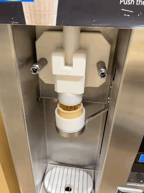 아이스크림-담겨져서-나오는-모습