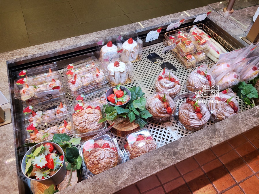 파리크라상 더 현대 서울 딸기 메뉴 디저트 케이크 타르트 티라미수 가격