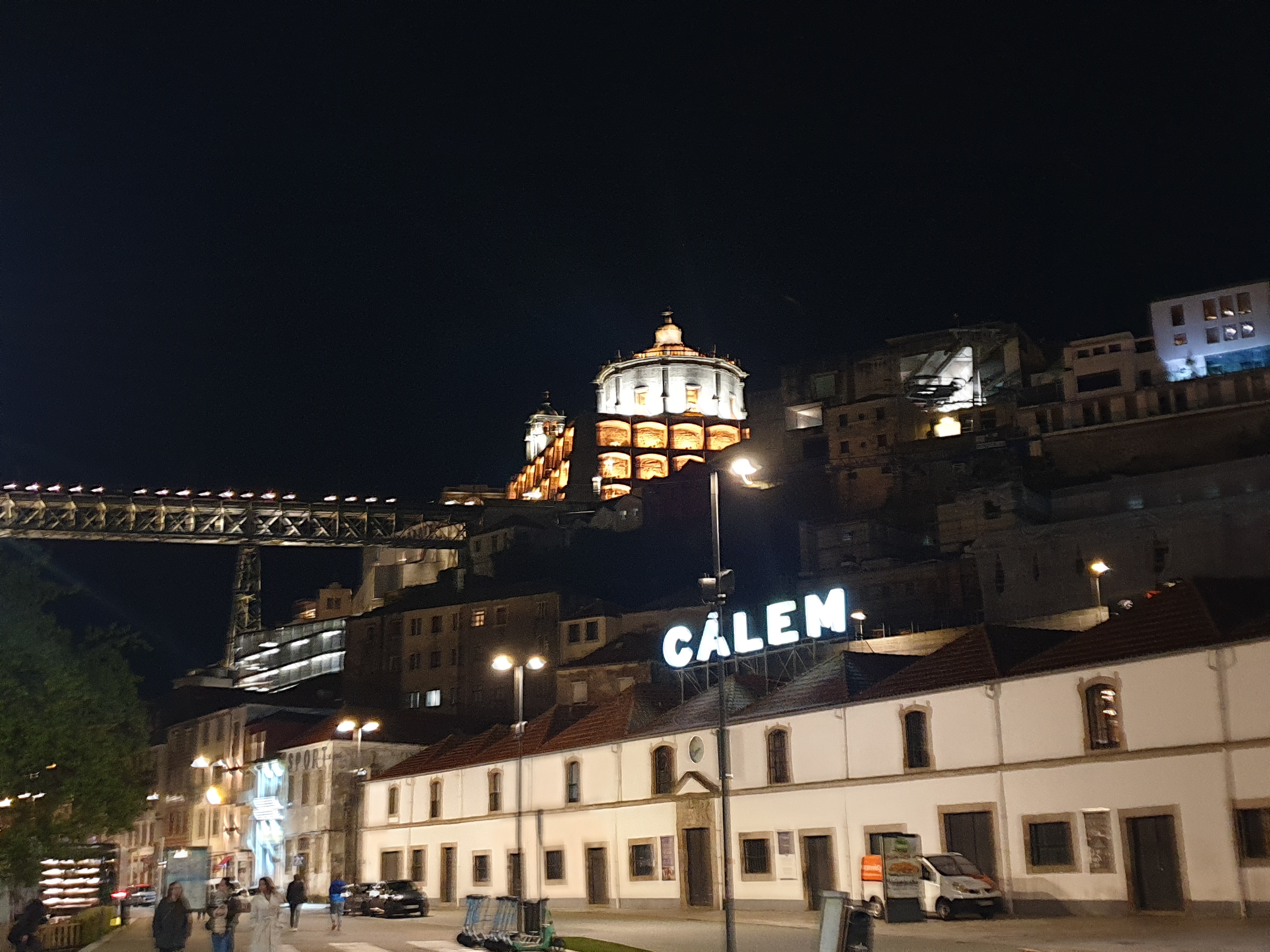 포르투 가이아 지역 야경