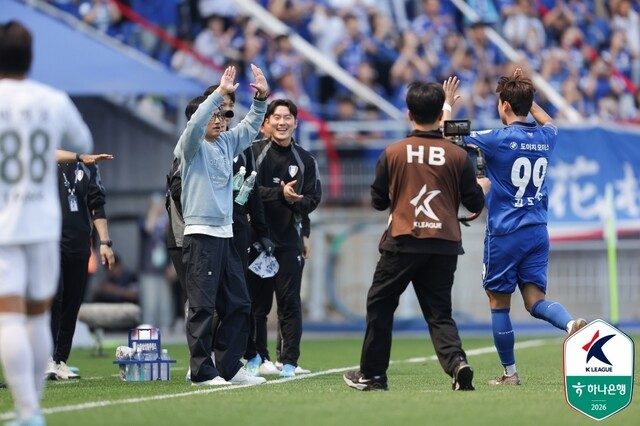 수원 부산 극장승: 수원 삼성, 부산 아이파크에 3-2 극적 승리&hellip;K리그2 선두 경쟁 점입가경