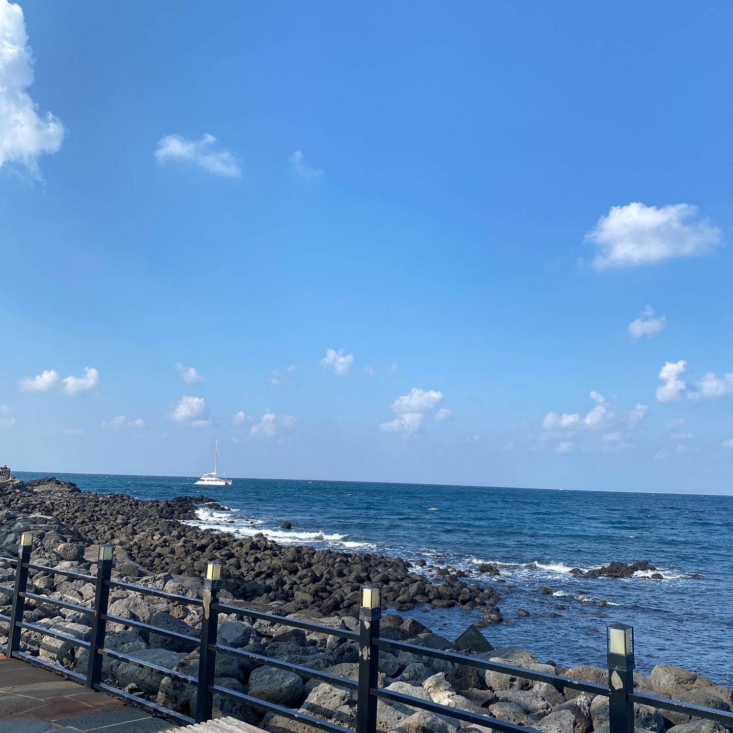 제주공항 용두암 용두암해변 비행기포토존 오션뷰 팡도르 시그니처메뉴 듀포레 대형카페 주차 리뷰 추천