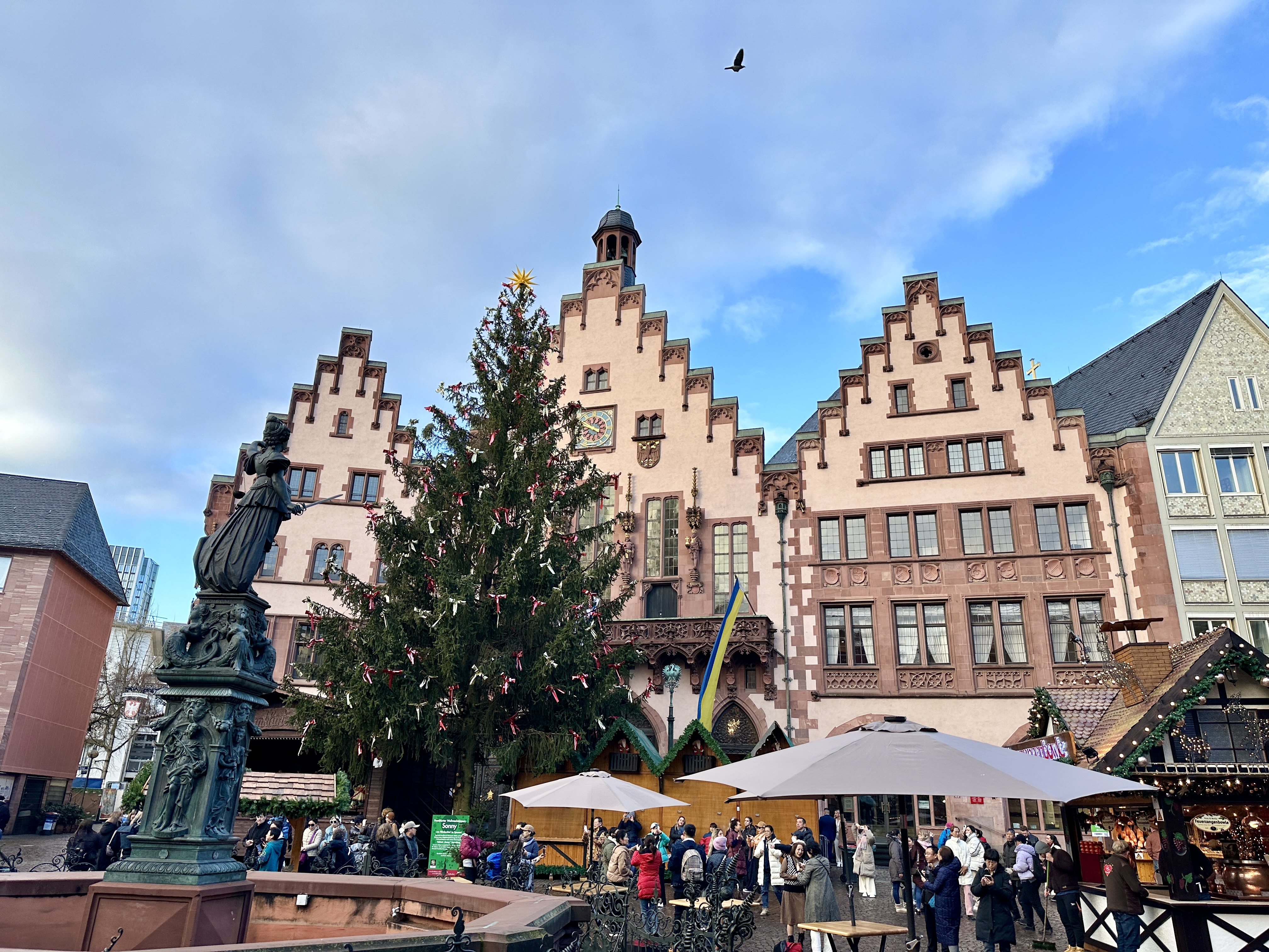 크리스마스 분위기 나는 뢰머광장