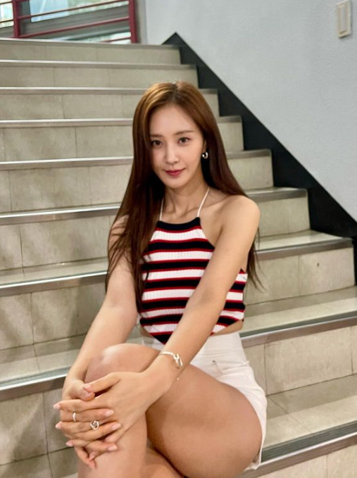 유리 소녀시대 나이 프로필 권유리 키 인스타 다리 청바지 화보 과거 오승환