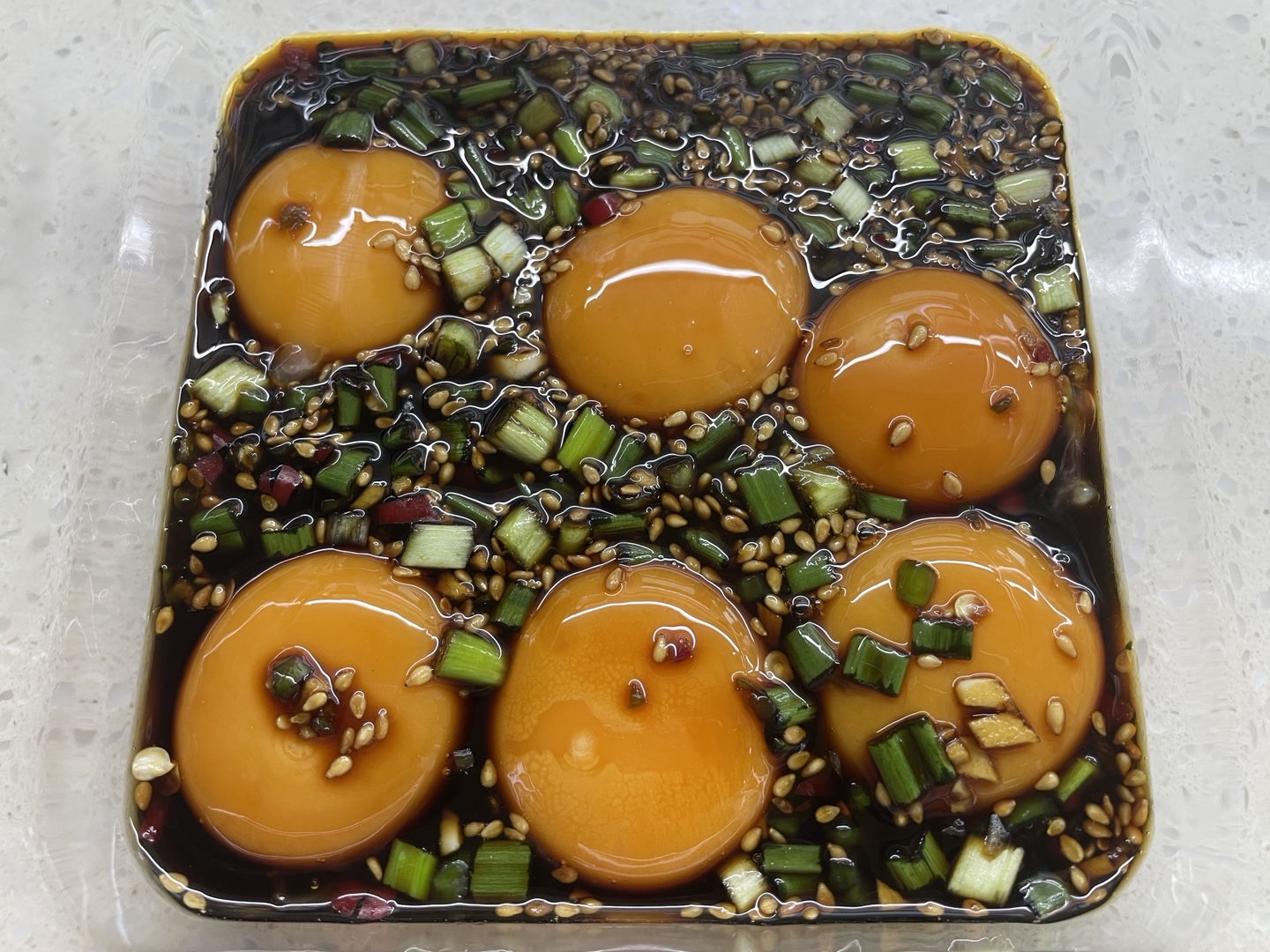 계란 노른자장 - 양념 붓기