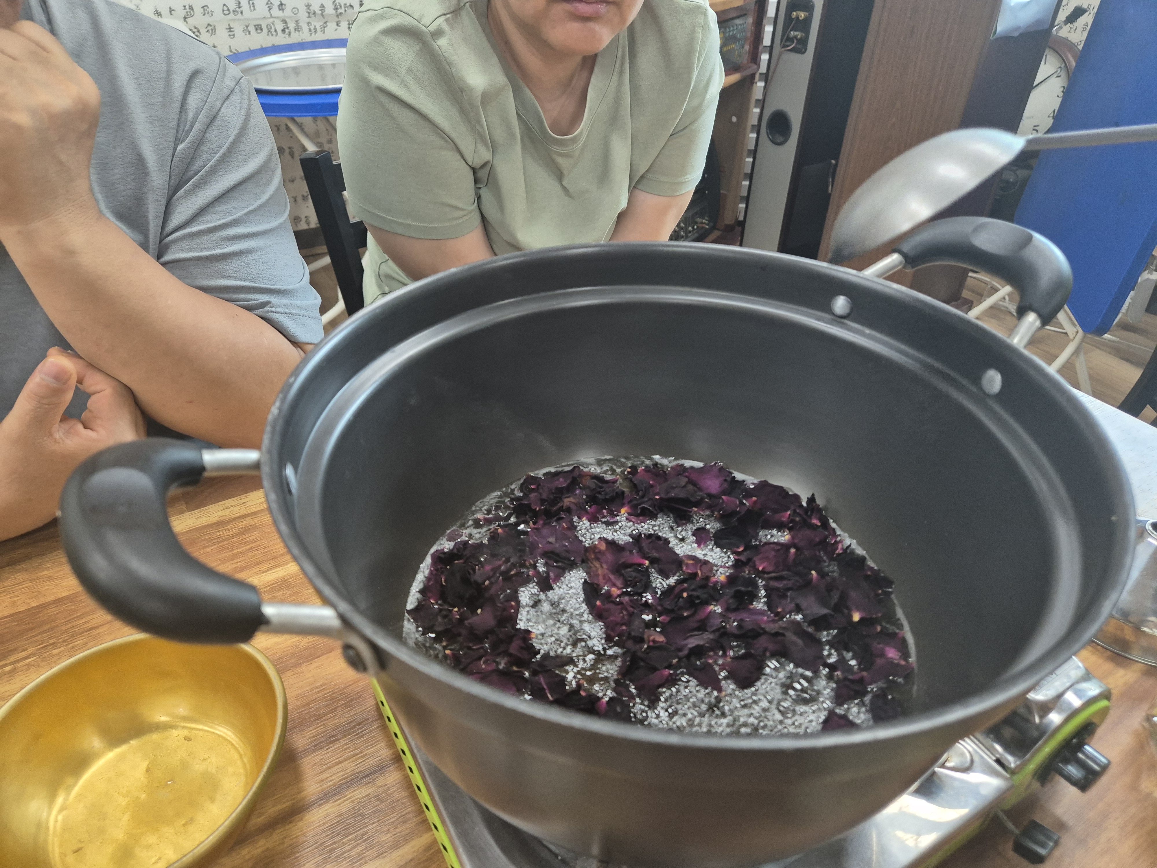 이미지설명: 장미청이 끓고 있는 모습