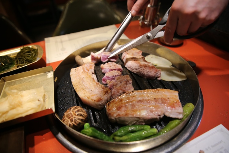경기도 이천에서 맛보는 최고의 맛! 국내 유일 명품 삼겹살 맛집 추천 생방송투데이 리얼맛집 오늘방송 맛의 승부사