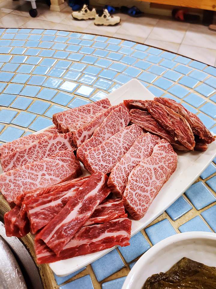 토요일은 밥이좋아 예산 덕산 스플라스 리솜 한우 양념 갈비 맛집 연탄불 구이 소고기 특수부위 갈매기살 예산10미 현지인 추천 토밥 좋아 방송정보