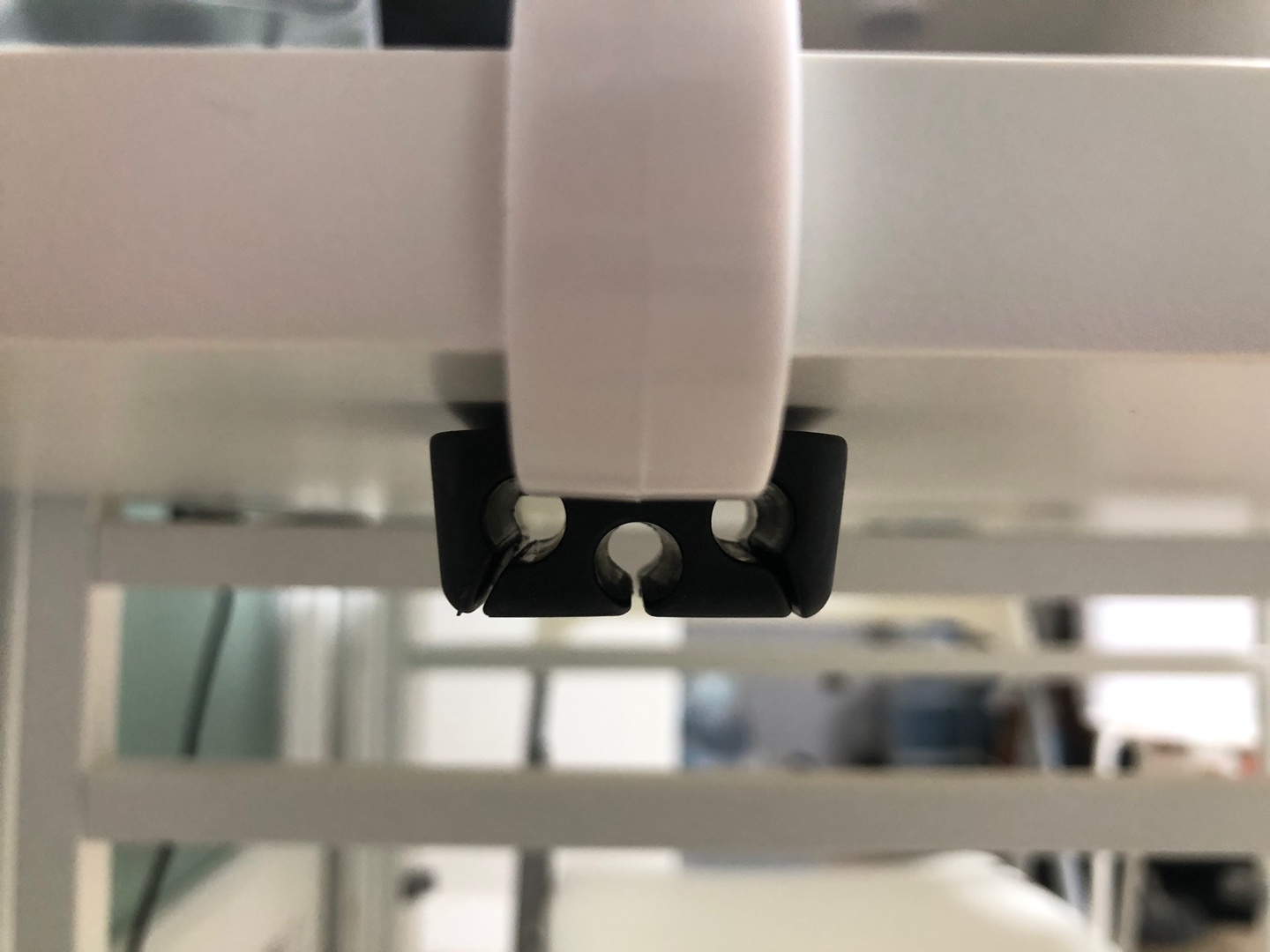 다이소 케이블홀더 설치