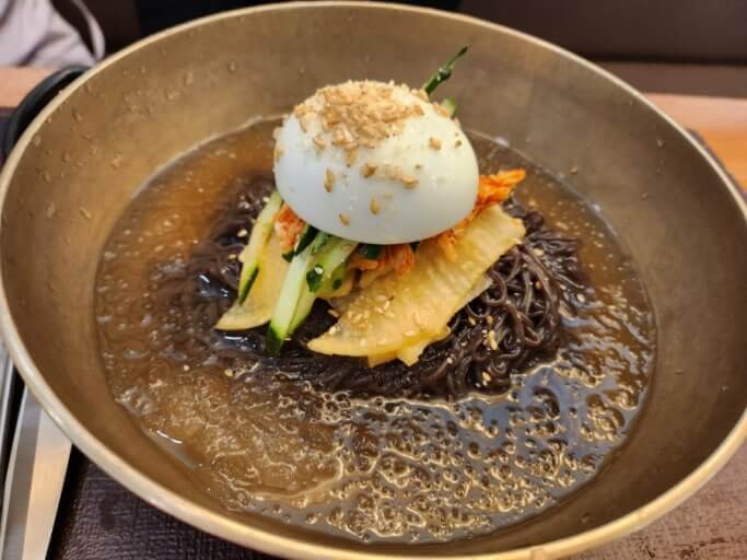 "2만원 넘는 냉면 한 그릇에 부담?&rdquo; 시대, &lsquo;합리적 선택&rsquo;이 뜬다&mdash;갈수록 달라지는 소비 트렌드