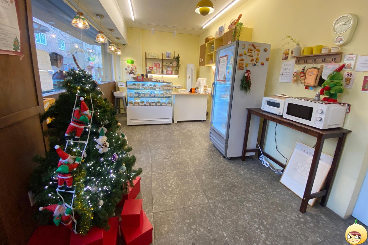 망원동 빵집 투떰즈업 내부 모습