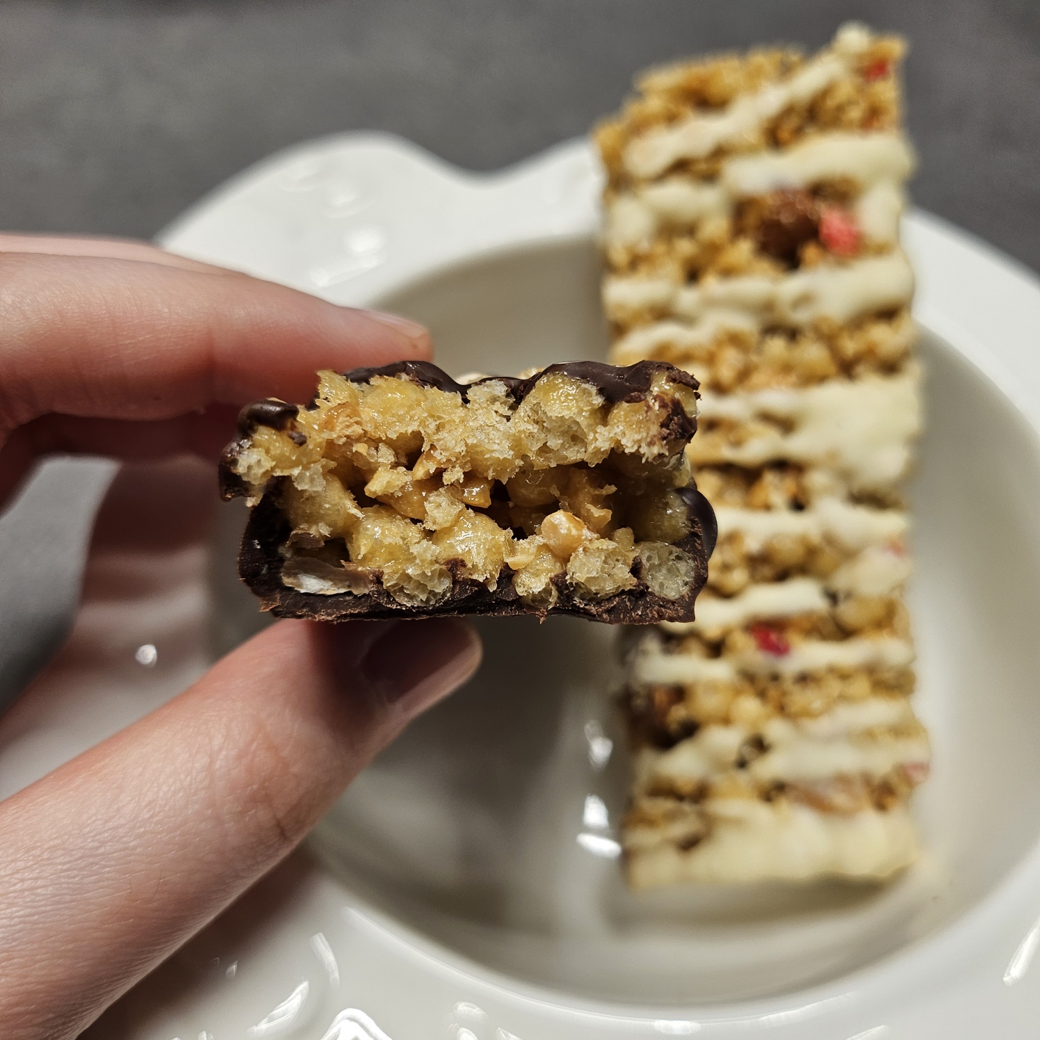 빼바 리얼초콜릿 프로틴바 다크 맛 단면