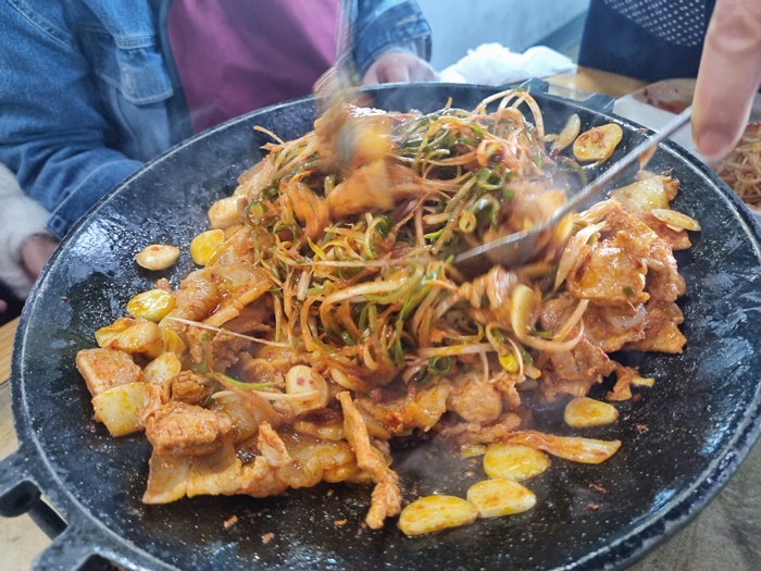 용이식당 돼지두루치기