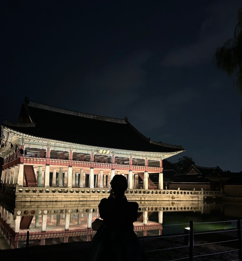 서울 경복궁 데이트 완벽 가이드: 한복 체험부터 서촌 골목 맛집까지