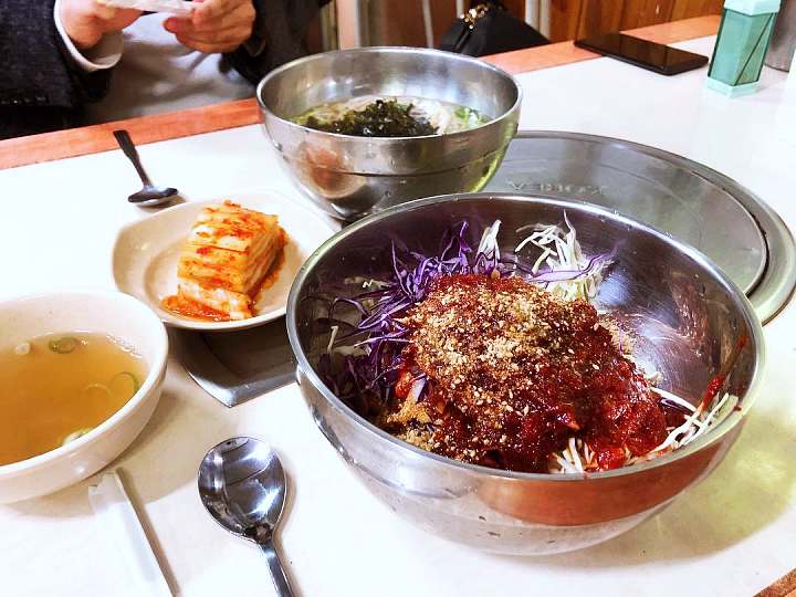 춘천 맛집 추천 생방송투데이 그리움을 달래는 온기 아낌없는 정성 한 그릇 잔치국수 비빔국수 칼국수 오늘방송 인생 분식