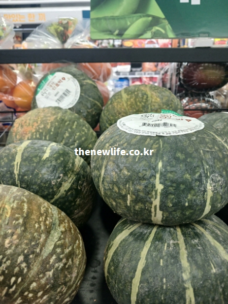 항산화 성분인 페놀산이 풍부하여 껍질째 섭취하면 더욱 좋은 단호박 실물 사진