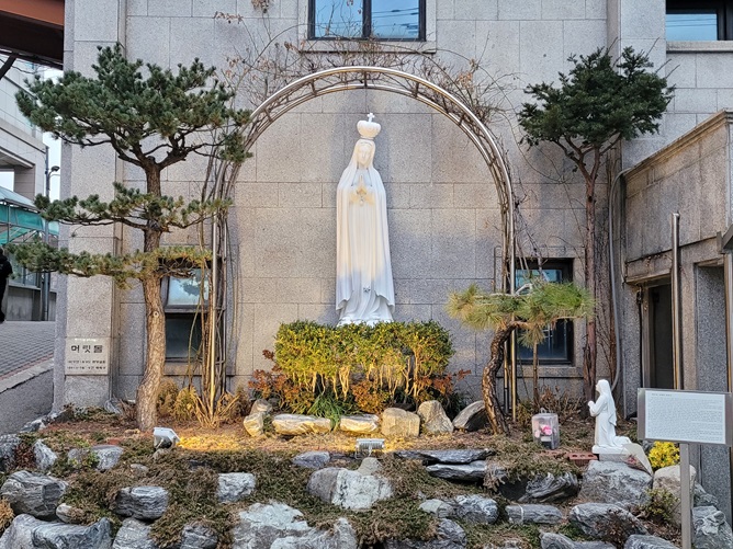 창동성당 성모상