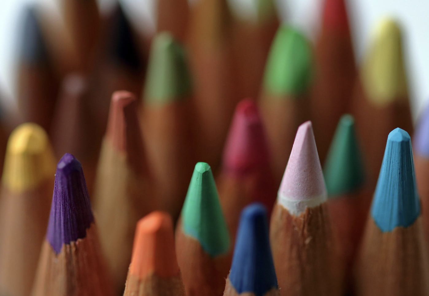 스크린에 물든 감정의 파장: 애니메이션 색채 심리학의 심층 분석과 무의식적 영향