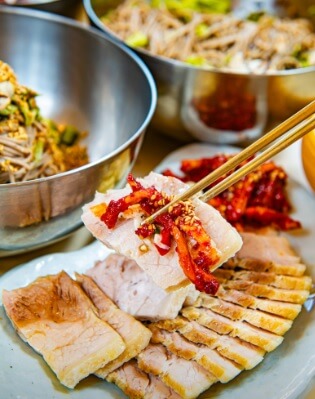 생생정보 [택시맛객] 소개! 춘천 맛집 만천리상회 - 들기름 막국수의 진수