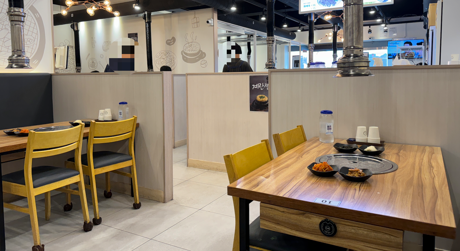 식권대장이 가능한 화로된장찌개 교대점 내부 인테리어