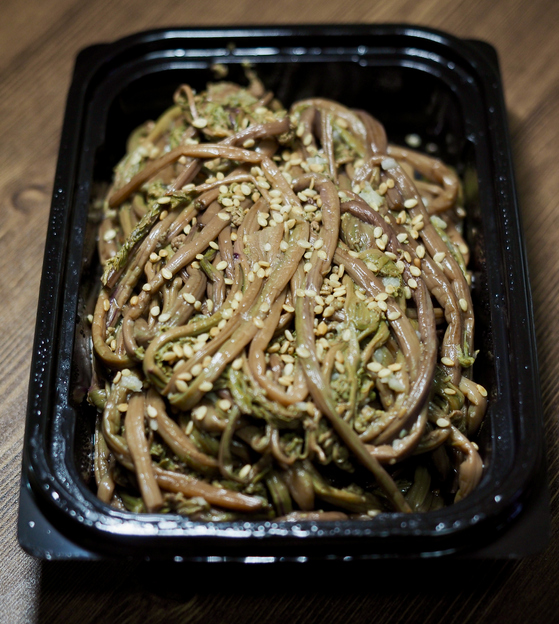 명절에 먹는 여러 요리중 기본의 삼색나물 만드는 법