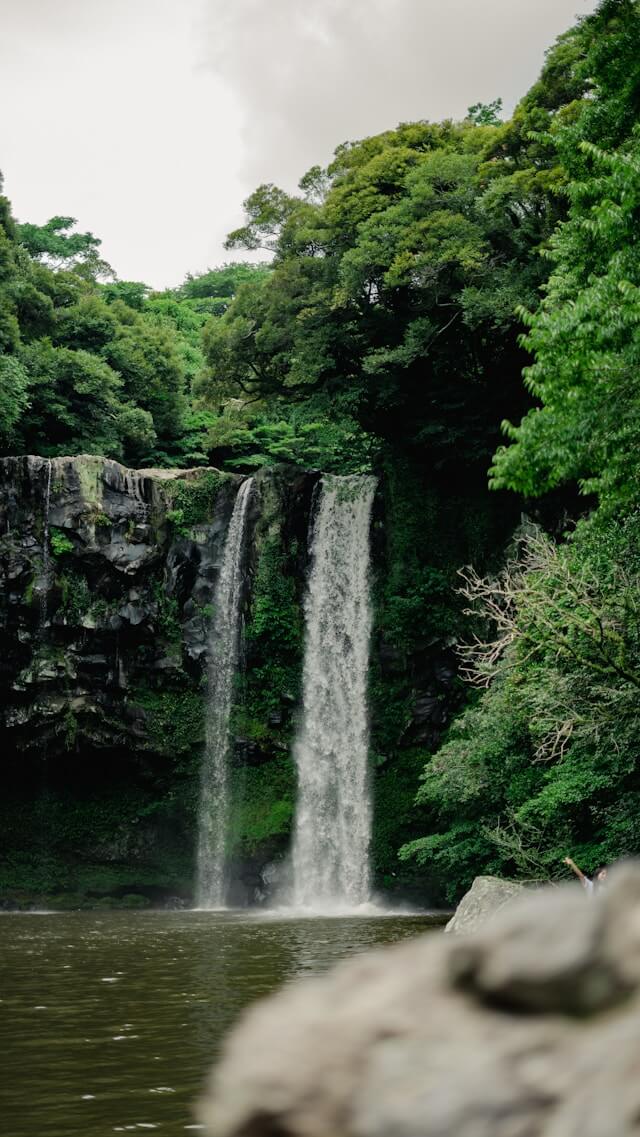 제주의 폭포 풍경 사진
