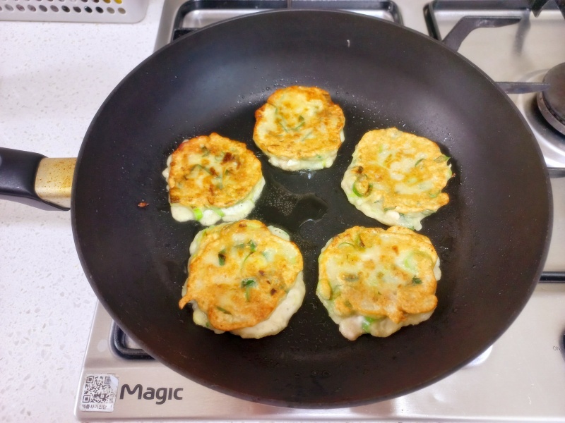 [몸에 좋은 대파 요리] 쪽파 대신 대파로&amp;#44; 다짐육을 넣은 대파전