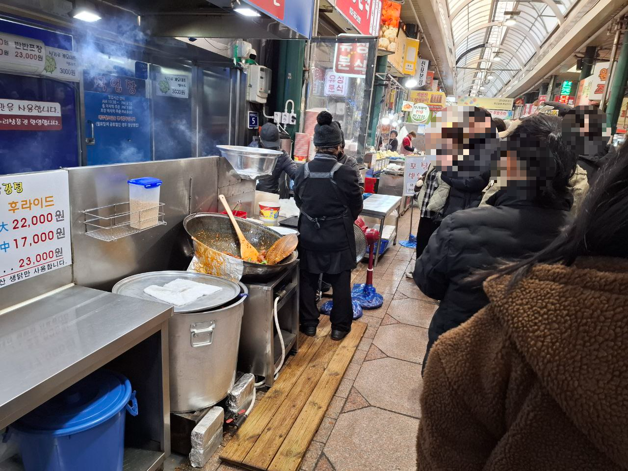 인천 신포국제시장 닭강정 후기! (답동성당 무료주차&amp;#44; 화장실) 2025년 3월 오른 가격 알려드림