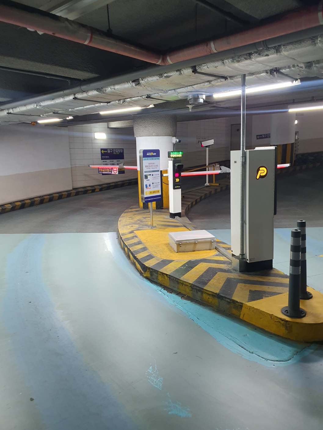 무인-주차장은-편리한-입-출차가-가능합니다.