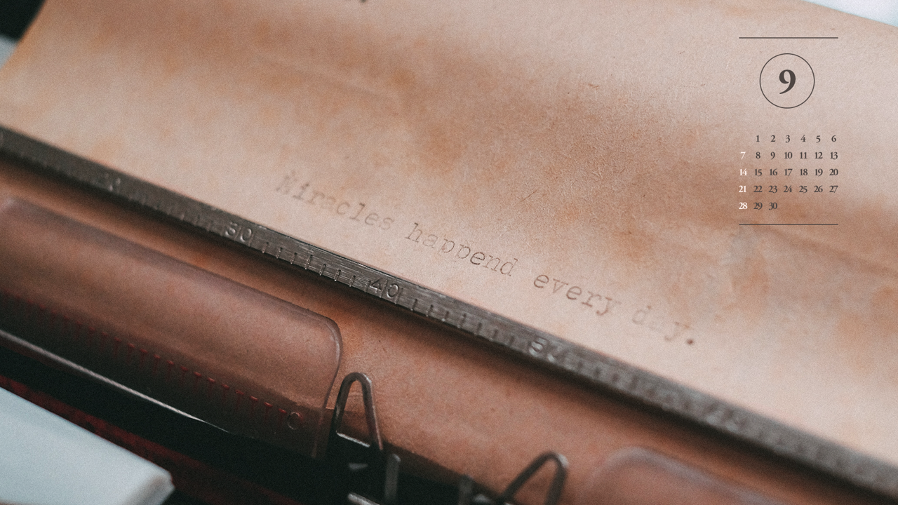 09 타자기 A - 2025년9월 노트북배경화면