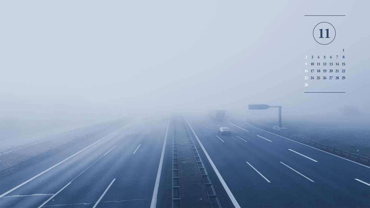 07 안개 낀 도로 A - 2025년11월 노트북배경화면