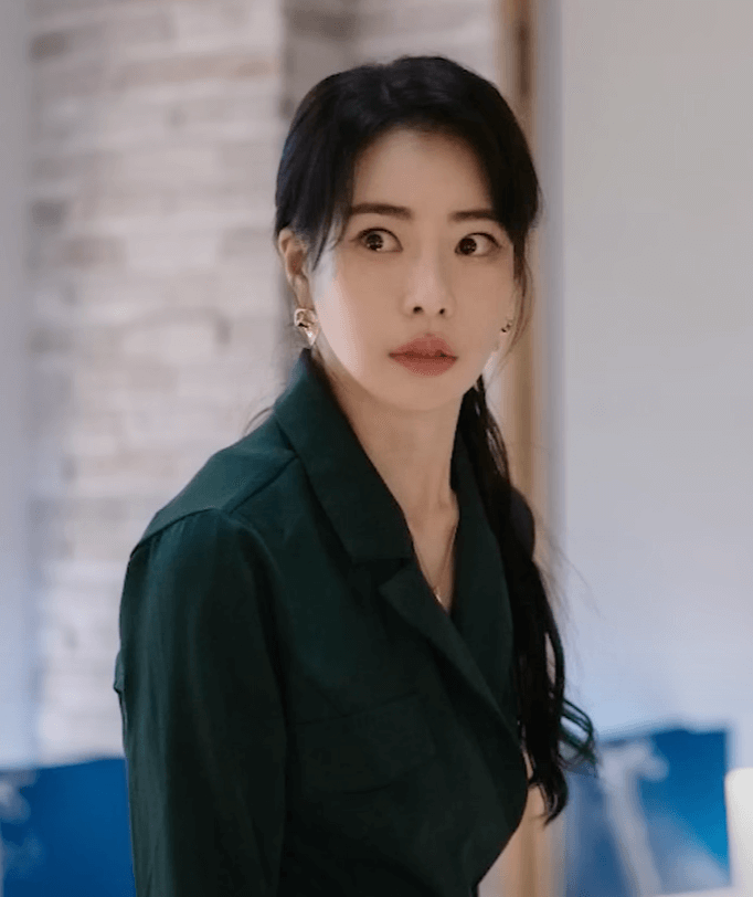 박연진-초록드레스-스틸컷