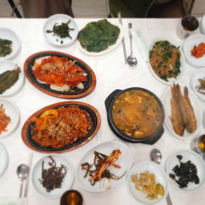 떴다 고여사 더덕구이 모둠 버섯전골 산채 나물 정식 맛집