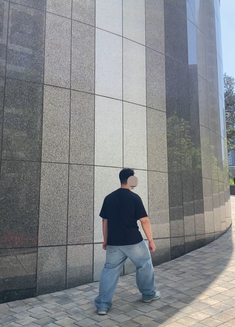 데일리룩(2024. 4. 28.)벡타르 반팔티, vectar. 반팔티, 벡타르 티셔츠, vectar. 티셔츠, vectar., 벡타르, 무신사스탠다드 데미지진, 아식스 조그 100 실버