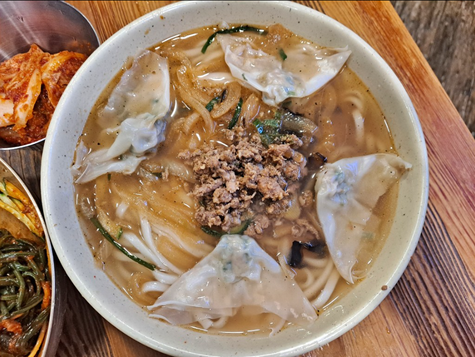 명동교자