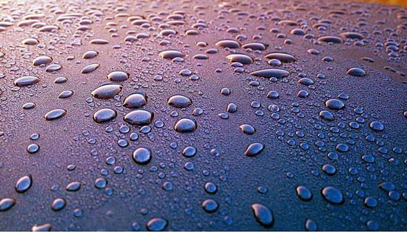 습기로-물방울이-뭉쳐있는-모습