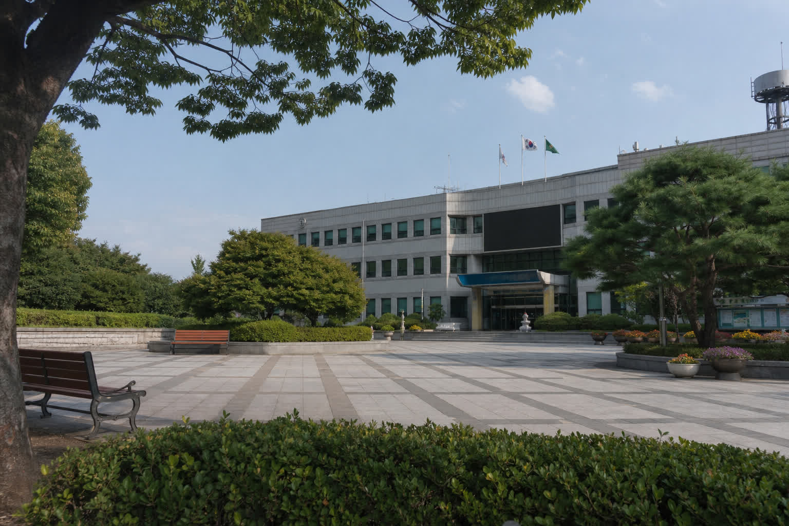 저녁 읍내 골목과 가로등