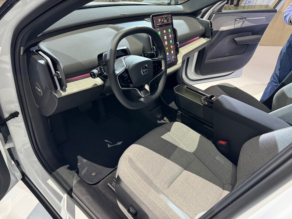 볼보자동차 EX30