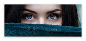 여자의 초록색 눈 사진