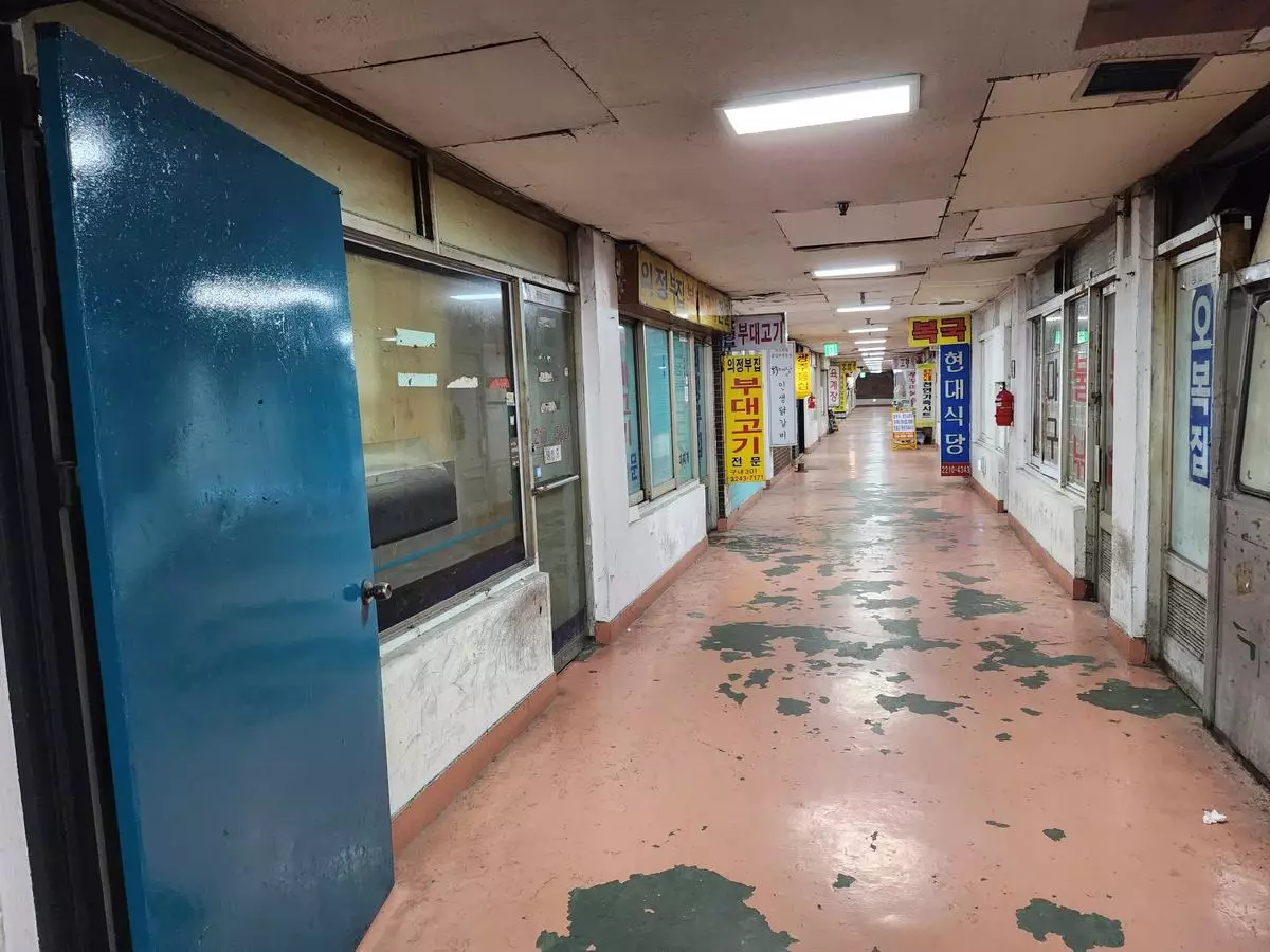 광주등심 식당가 복도